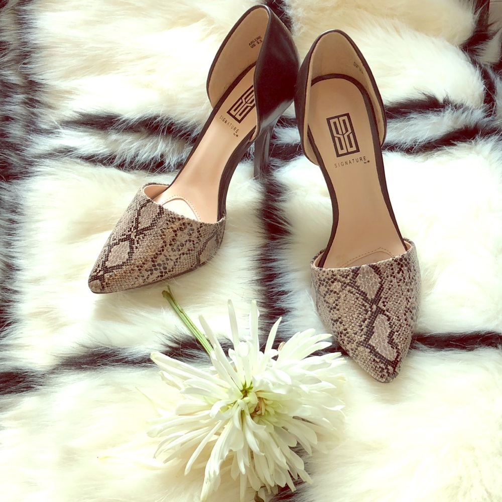 Classy Snake Print color-combo Pump